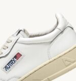 homens tênis baixo medalhista em couro branco Autry 86XF5 - Image 6